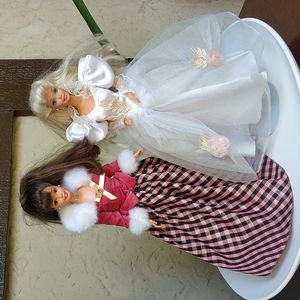 Blonde and dark hair Princess Barbie 1976